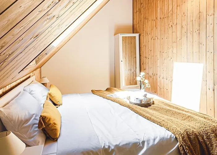 Willa Mazury Twin House