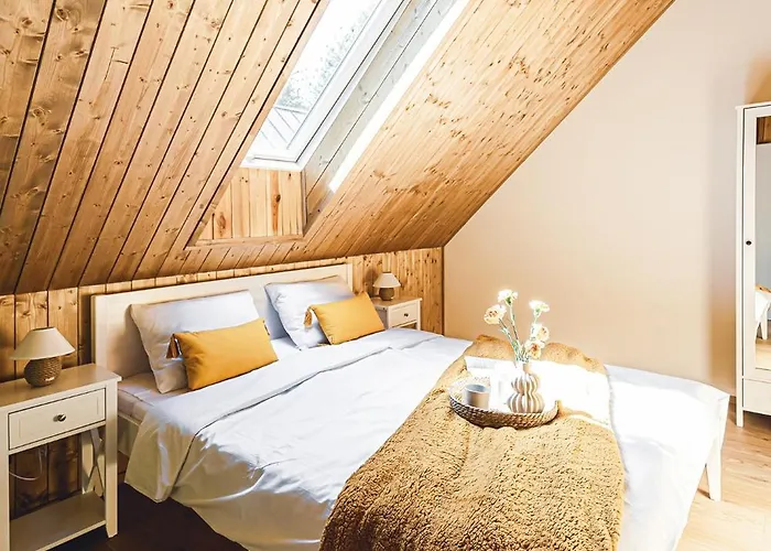 Willa Mazury Twin House